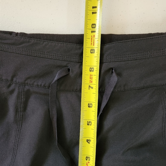 The North Face Mid Rise Crop Pants Capri Pull On Elastic Waist Black Hiking - Picture 8 of 10
